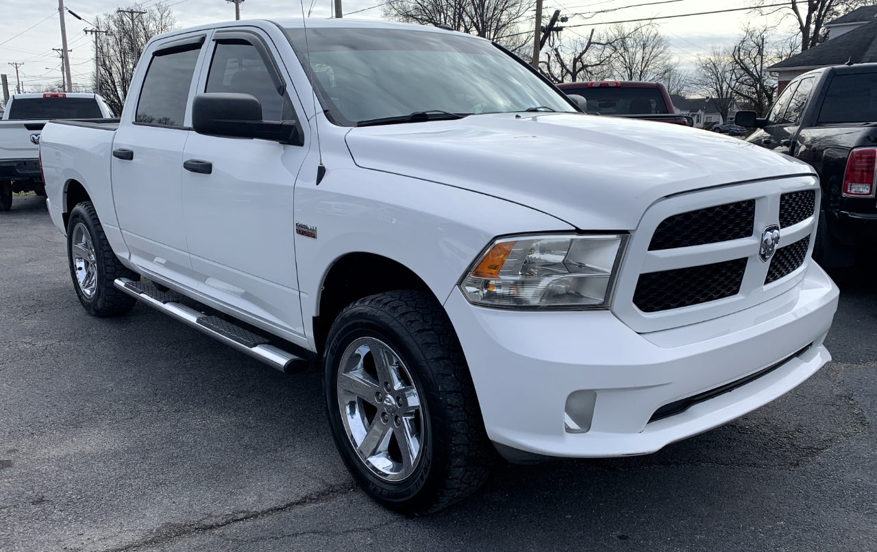 RAM 1500 Tradesman Crew Cab SWB 4WD 2016