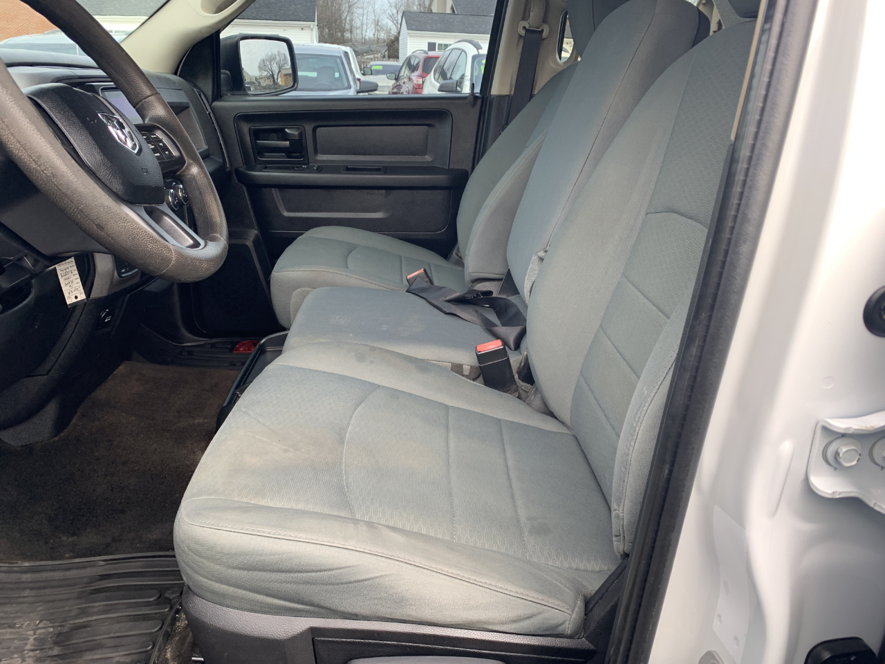 RAM 1500 Tradesman Crew Cab SWB 4WD 2016