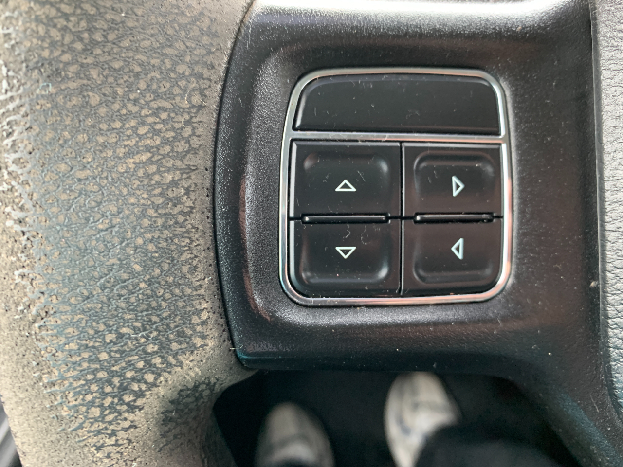 RAM 1500 Tradesman Crew Cab SWB 4WD 2016