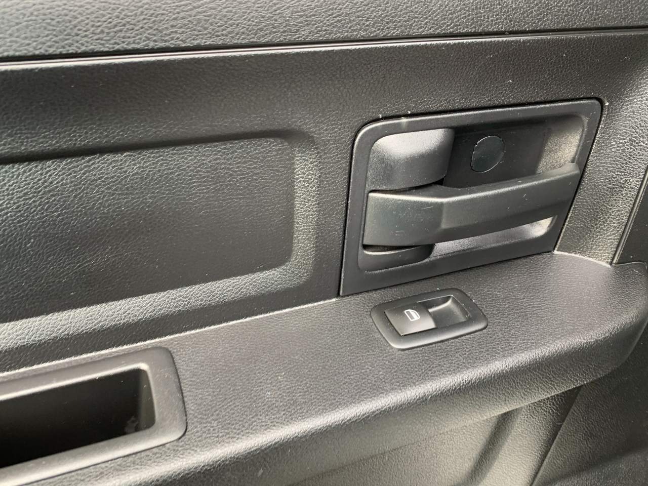 RAM 1500 Tradesman Crew Cab SWB 4WD 2016