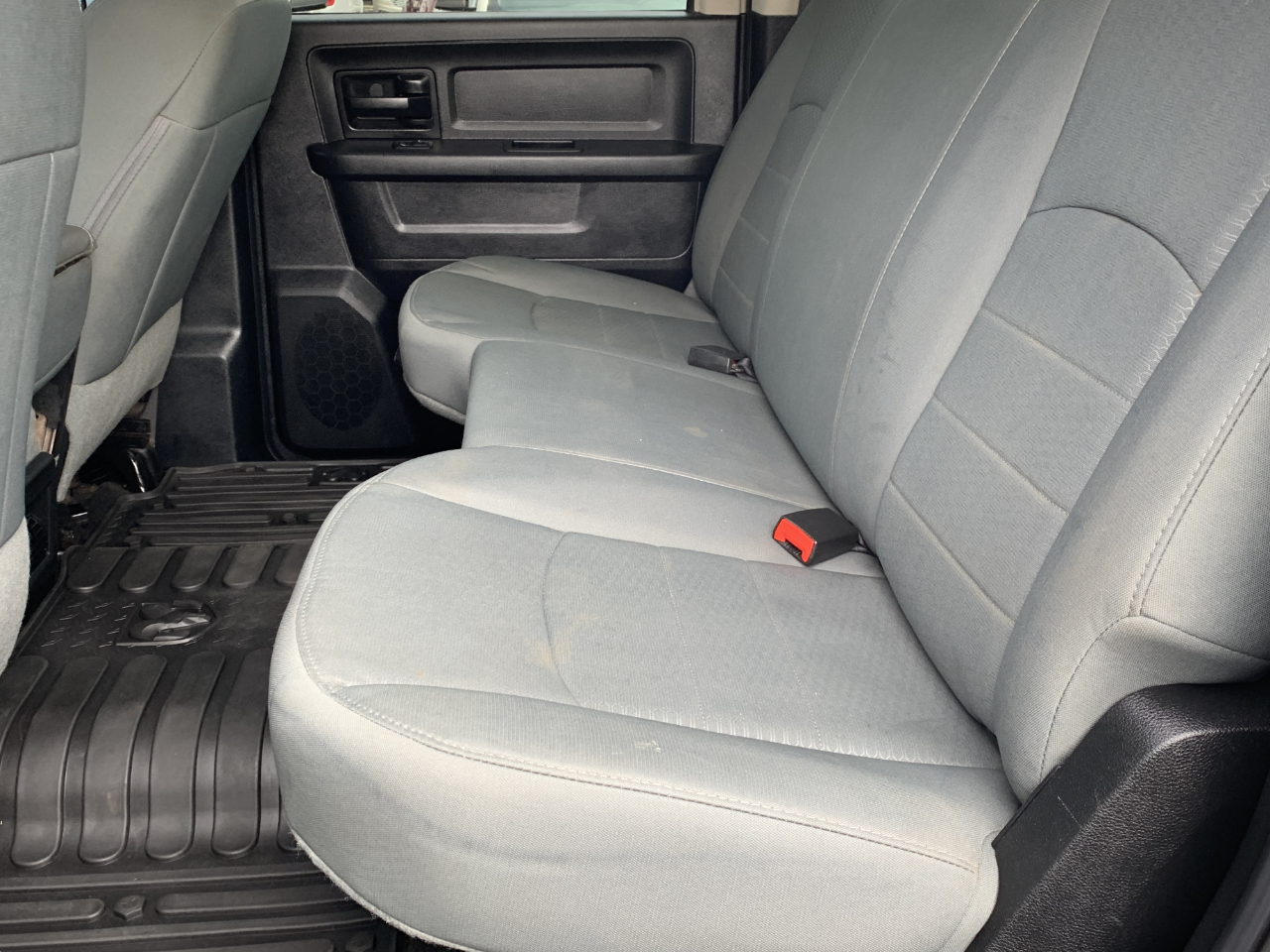 RAM 1500 Tradesman Crew Cab SWB 4WD 2016