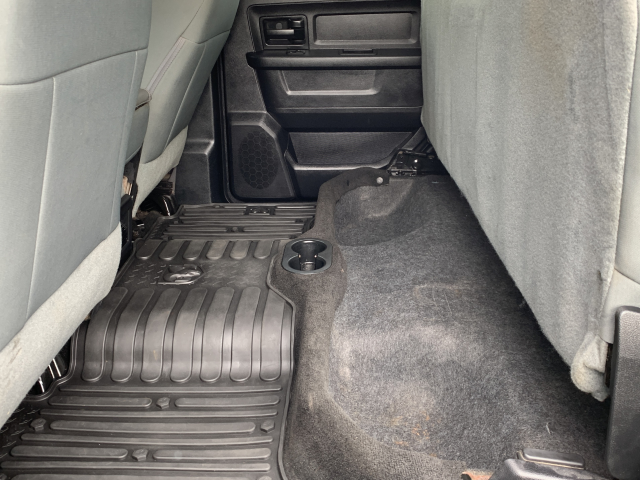 RAM 1500 Tradesman Crew Cab SWB 4WD 2016