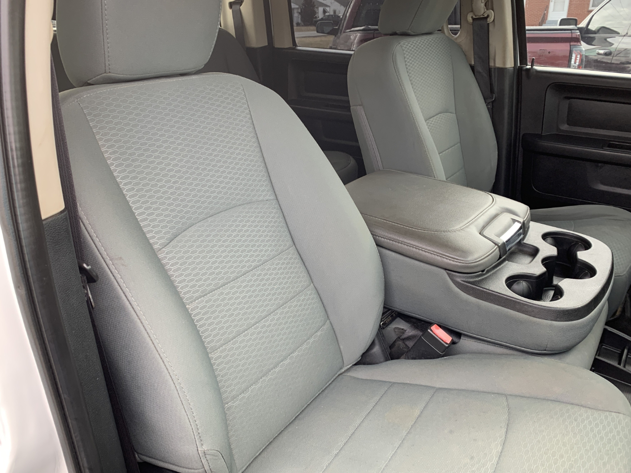 RAM 1500 Tradesman Crew Cab SWB 4WD 2016