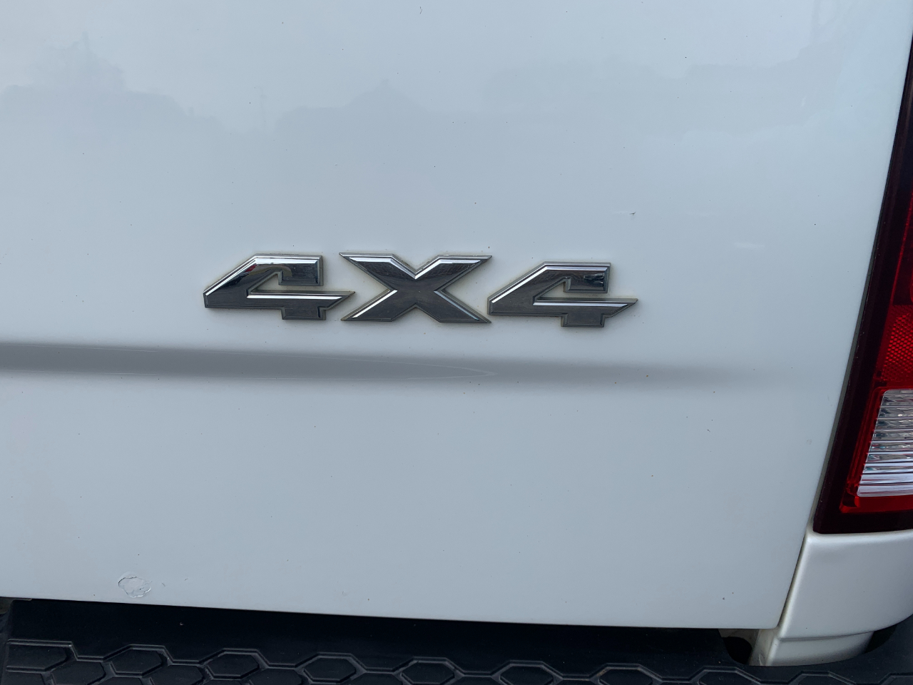 RAM 1500 Tradesman Crew Cab SWB 4WD 2016