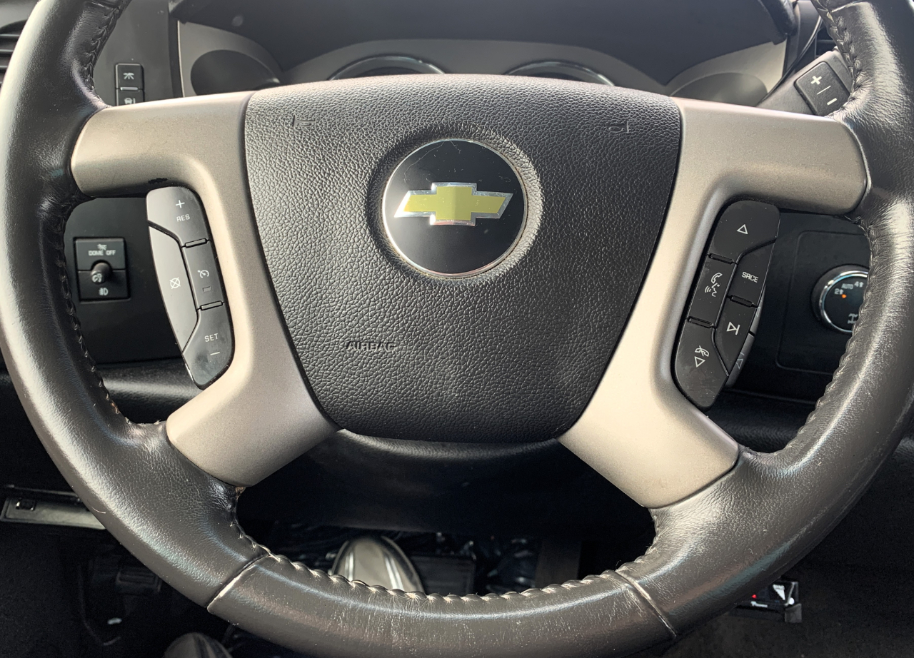 Chevrolet Silverado 1500 LT Crew Cab 4WD 2011