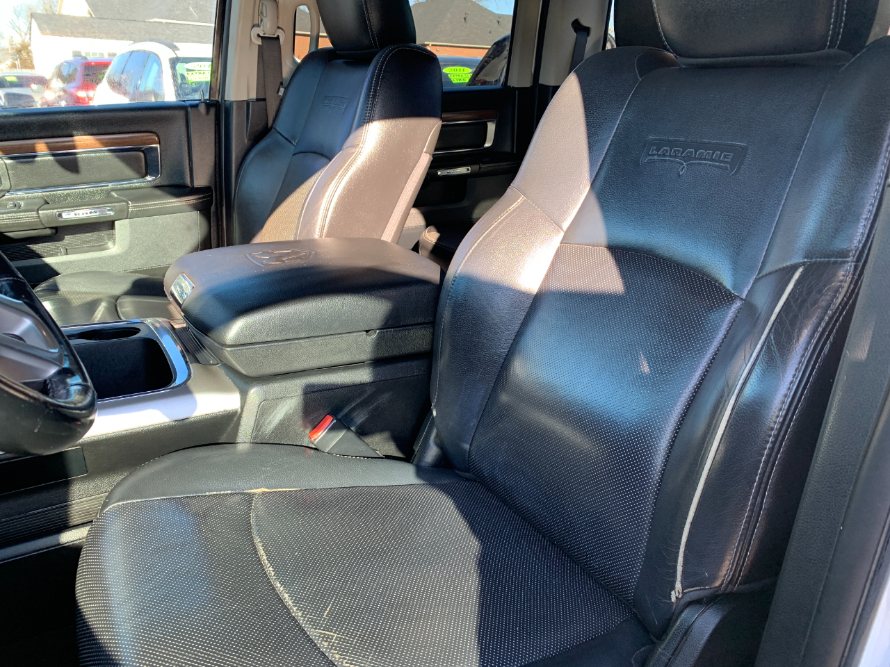 RAM 1500 Laramie Crew Cab SWB 4WD 2017