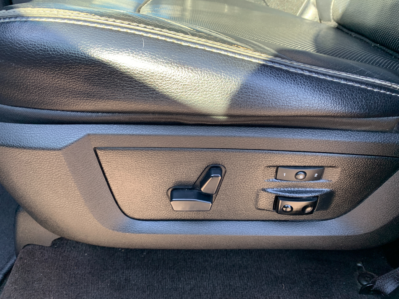 RAM 1500 Laramie Crew Cab SWB 4WD 2017