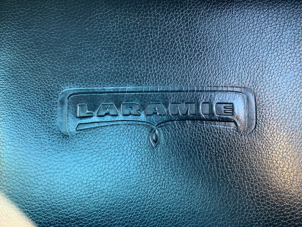 RAM 1500 Laramie Crew Cab SWB 4WD 2017