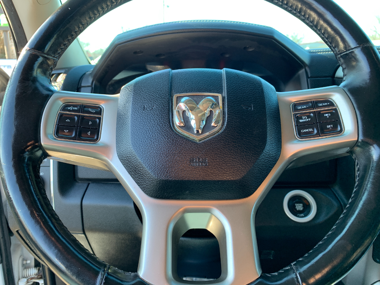 RAM 1500 Laramie Crew Cab SWB 4WD 2017