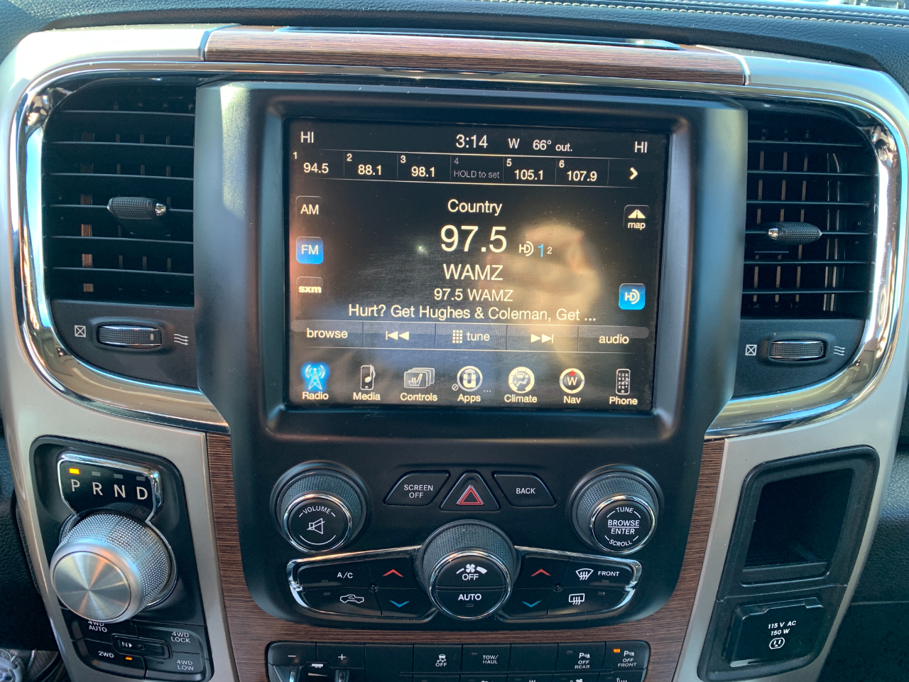 RAM 1500 Laramie Crew Cab SWB 4WD 2017