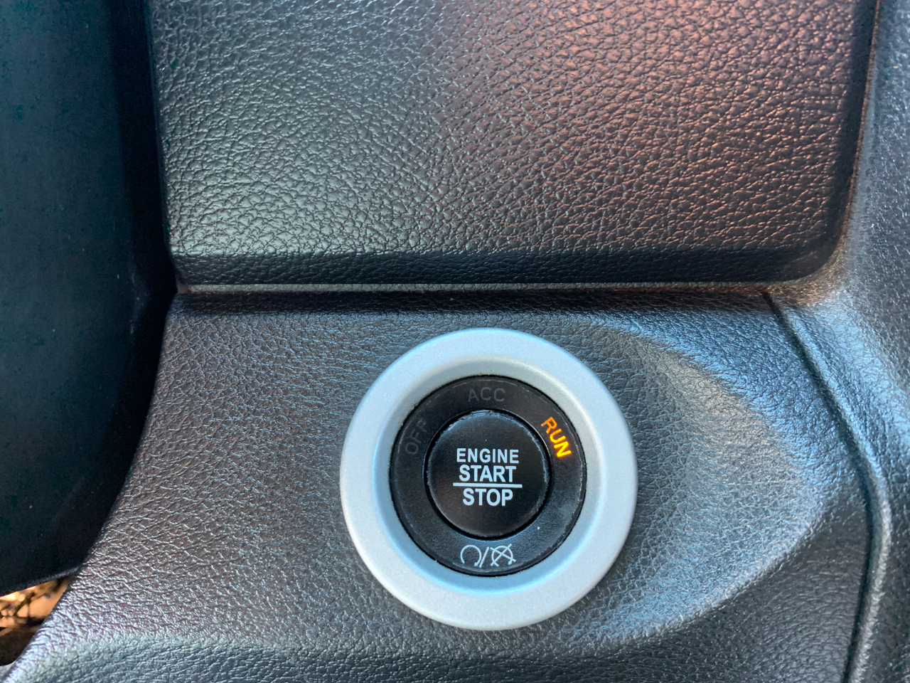 RAM 1500 Laramie Crew Cab SWB 4WD 2017