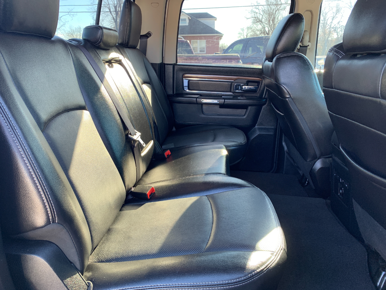 RAM 1500 Laramie Crew Cab SWB 4WD 2017