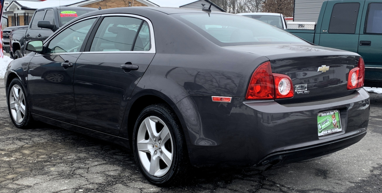Chevrolet Malibu LS 2011