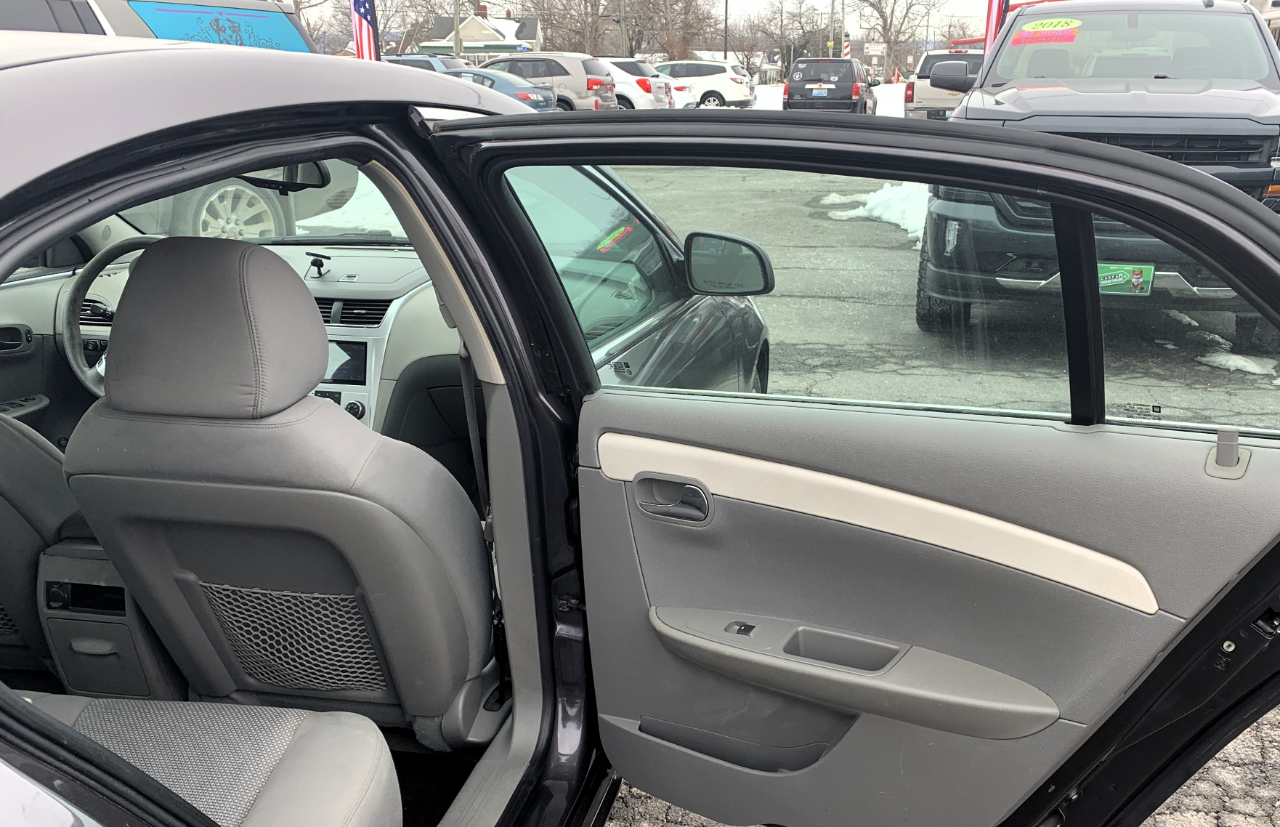 Chevrolet Malibu LS 2011