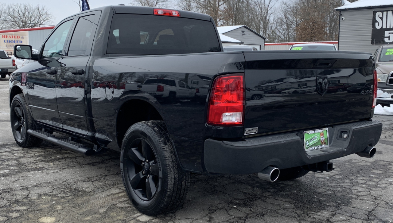 RAM 1500 Tradesman Quad Cab 4WD 2017