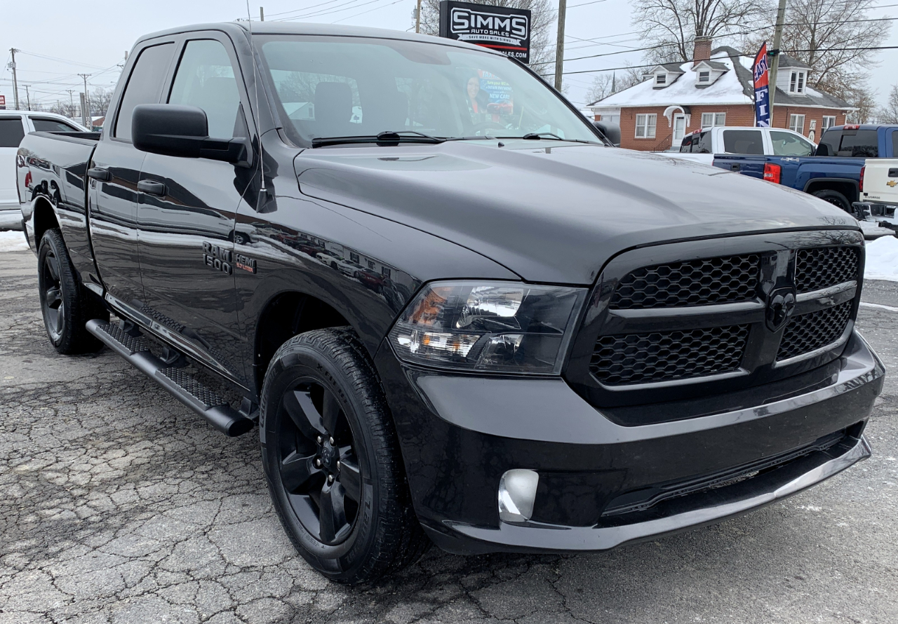 RAM 1500 Tradesman Quad Cab 4WD 2017