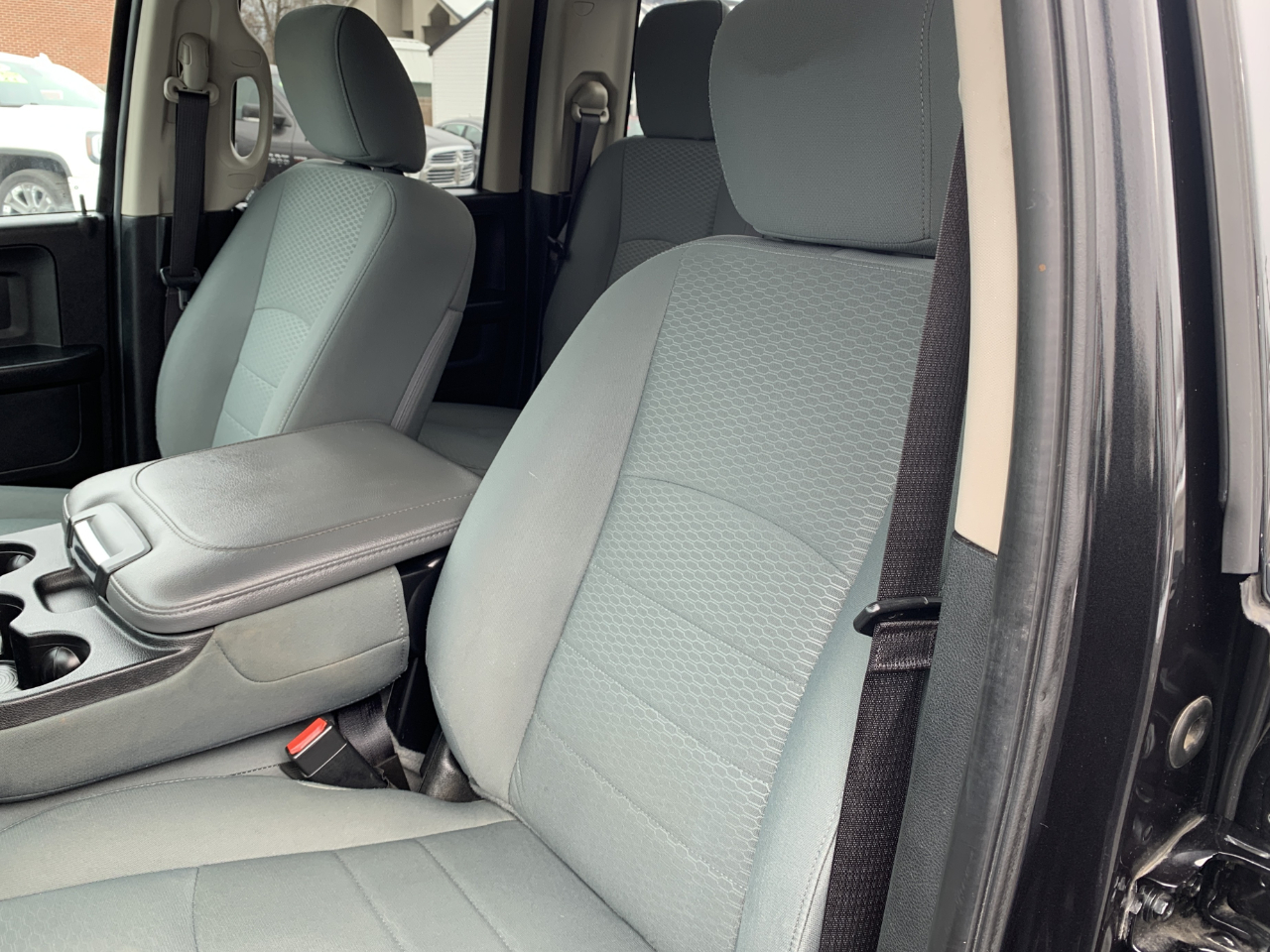 RAM 1500 Tradesman Quad Cab 4WD 2017