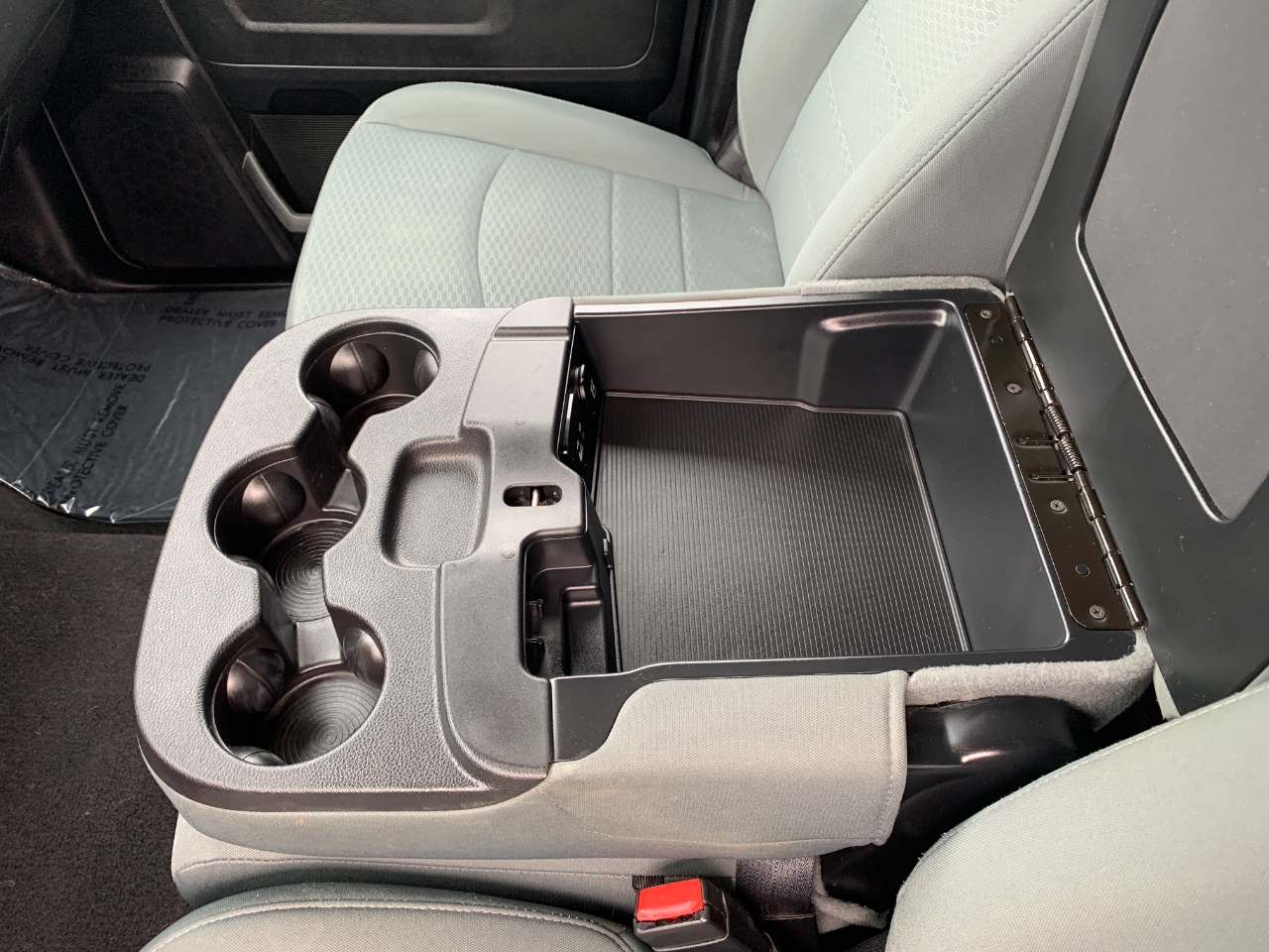 RAM 1500 Tradesman Quad Cab 4WD 2017