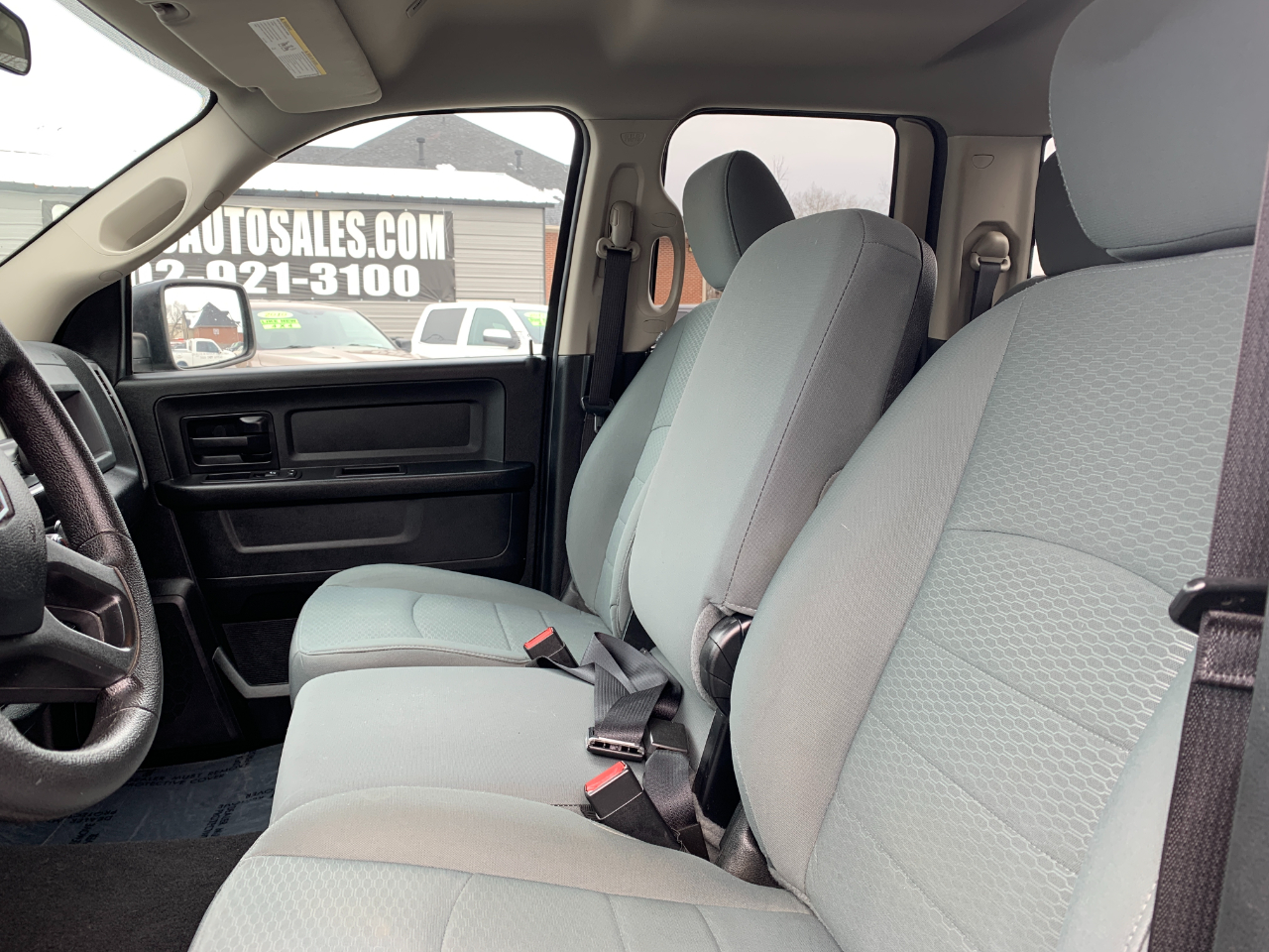 RAM 1500 Tradesman Quad Cab 4WD 2017