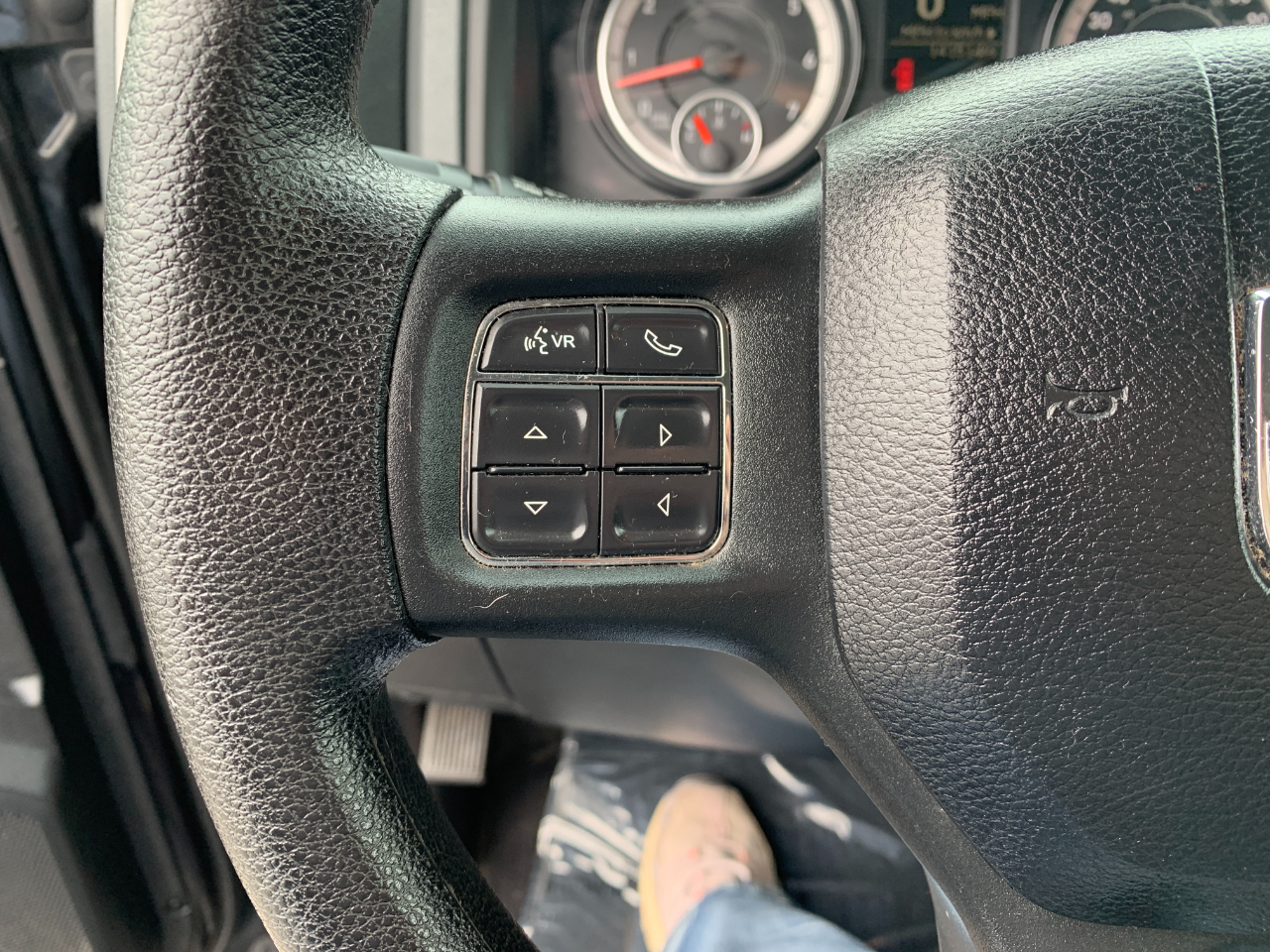 RAM 1500 Tradesman Quad Cab 4WD 2017