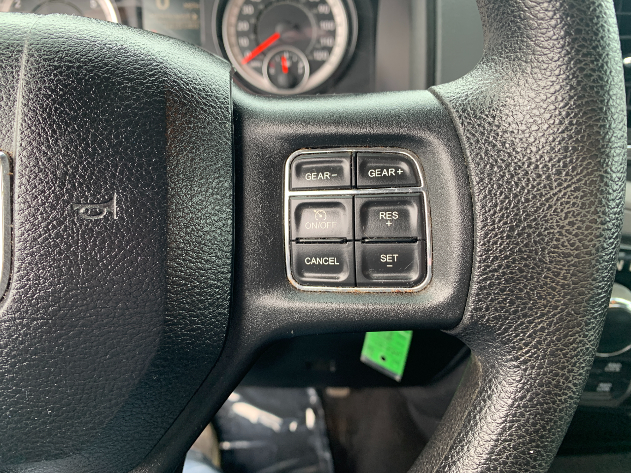 RAM 1500 Tradesman Quad Cab 4WD 2017