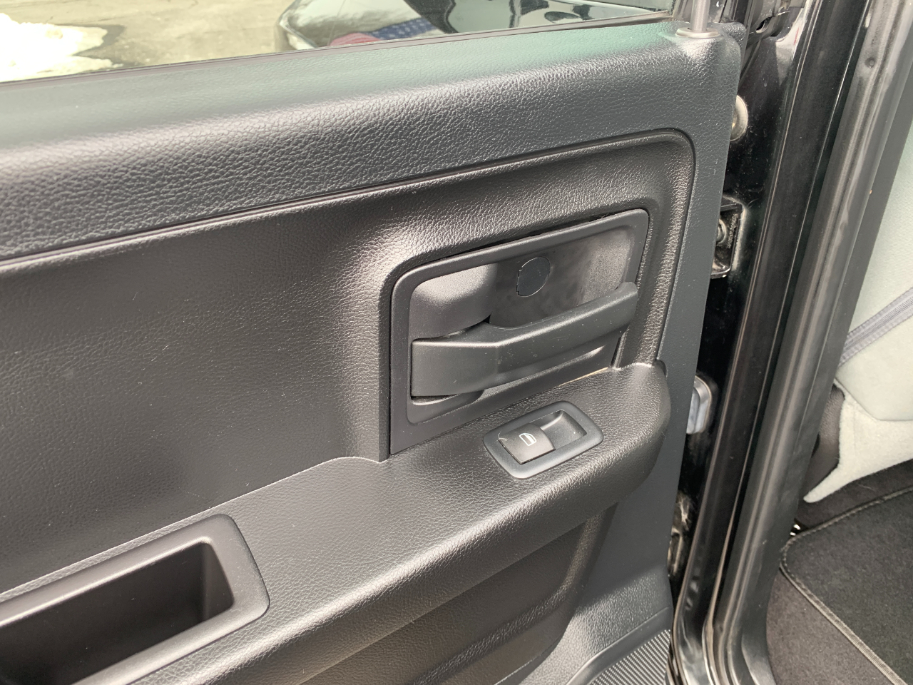 RAM 1500 Tradesman Quad Cab 4WD 2017