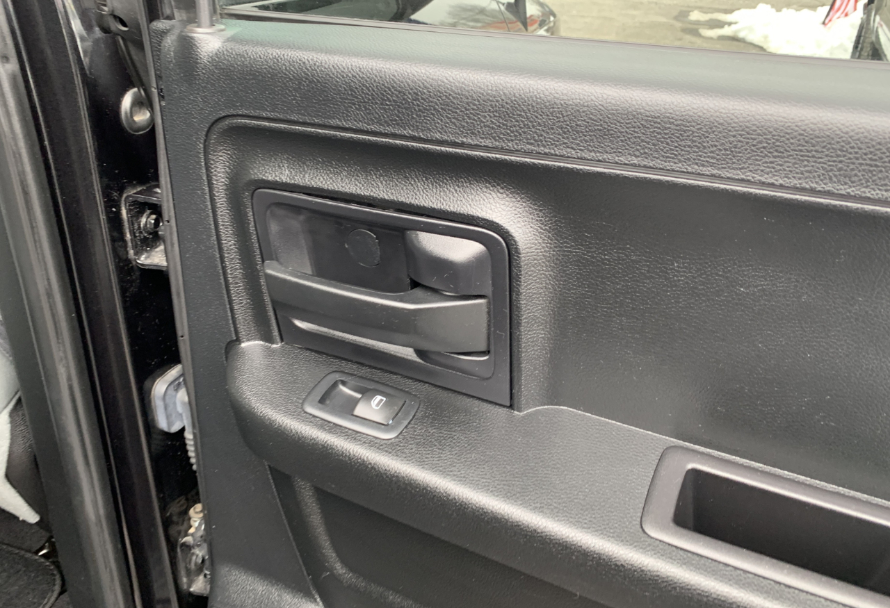 RAM 1500 Tradesman Quad Cab 4WD 2017