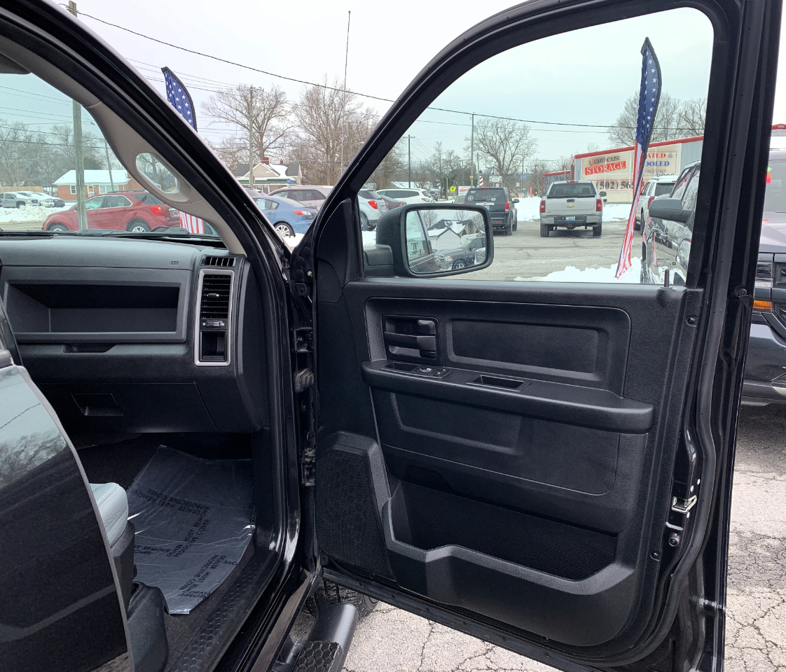 RAM 1500 Tradesman Quad Cab 4WD 2017