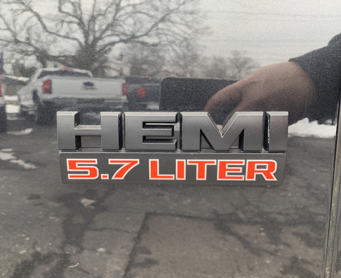 RAM 1500 Tradesman Quad Cab 4WD 2017