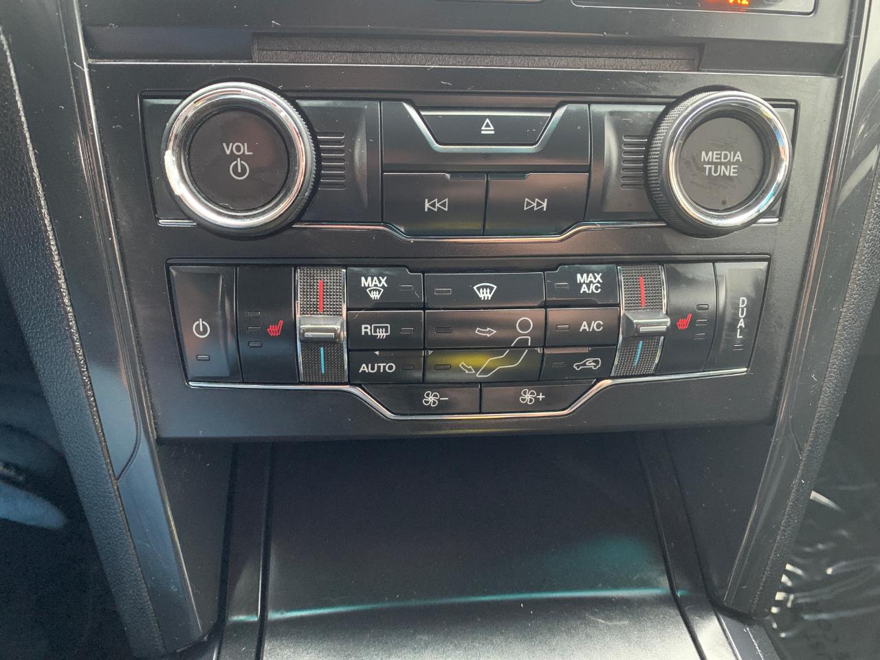 Ford Explorer XLT 4WD 2016