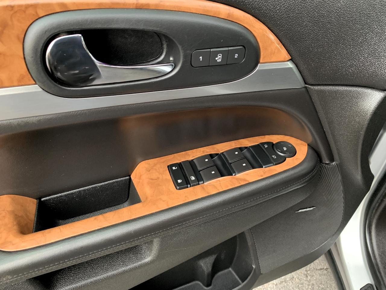 Buick Enclave Leather FWD 2012