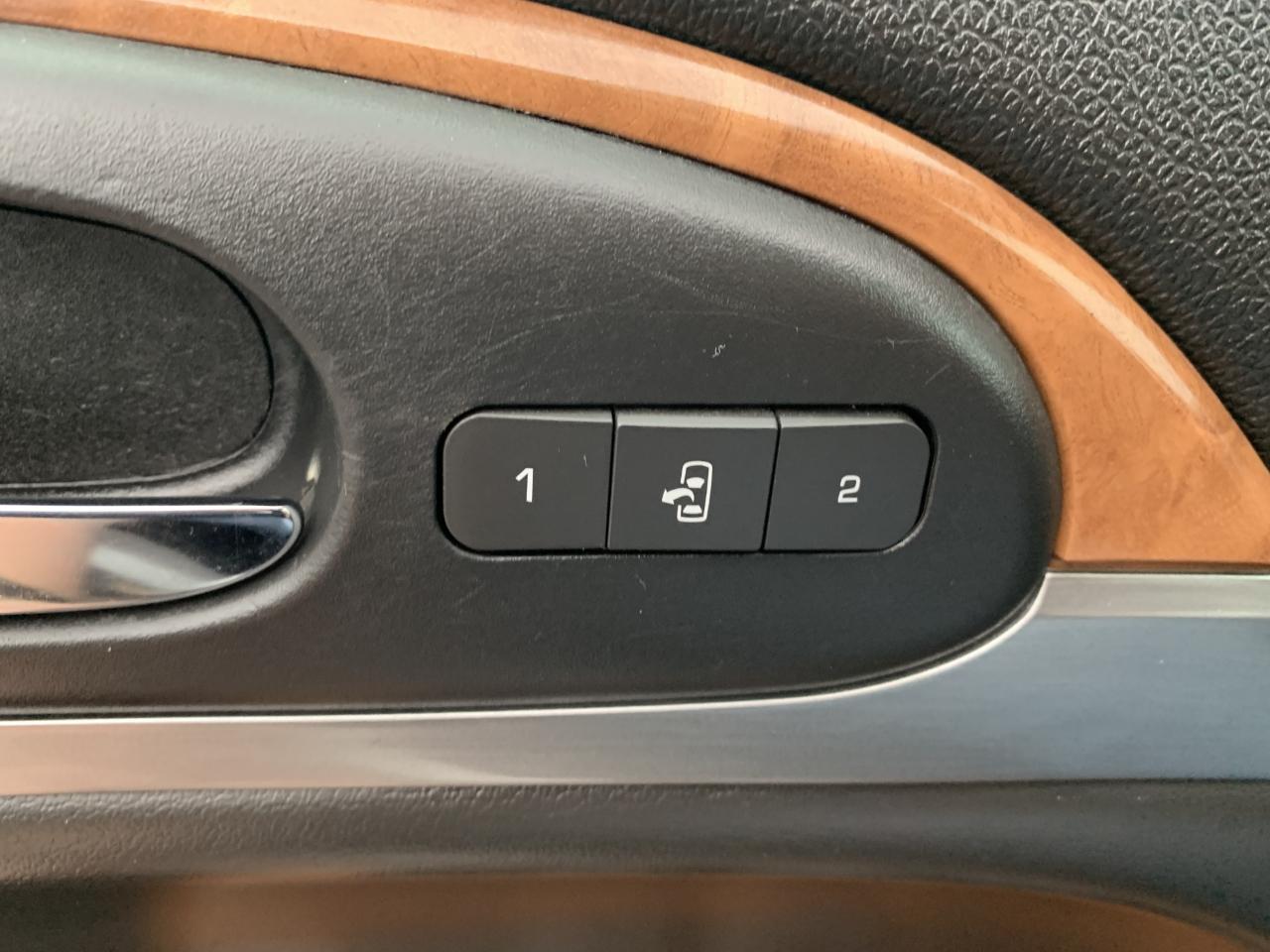 Buick Enclave Leather FWD 2012