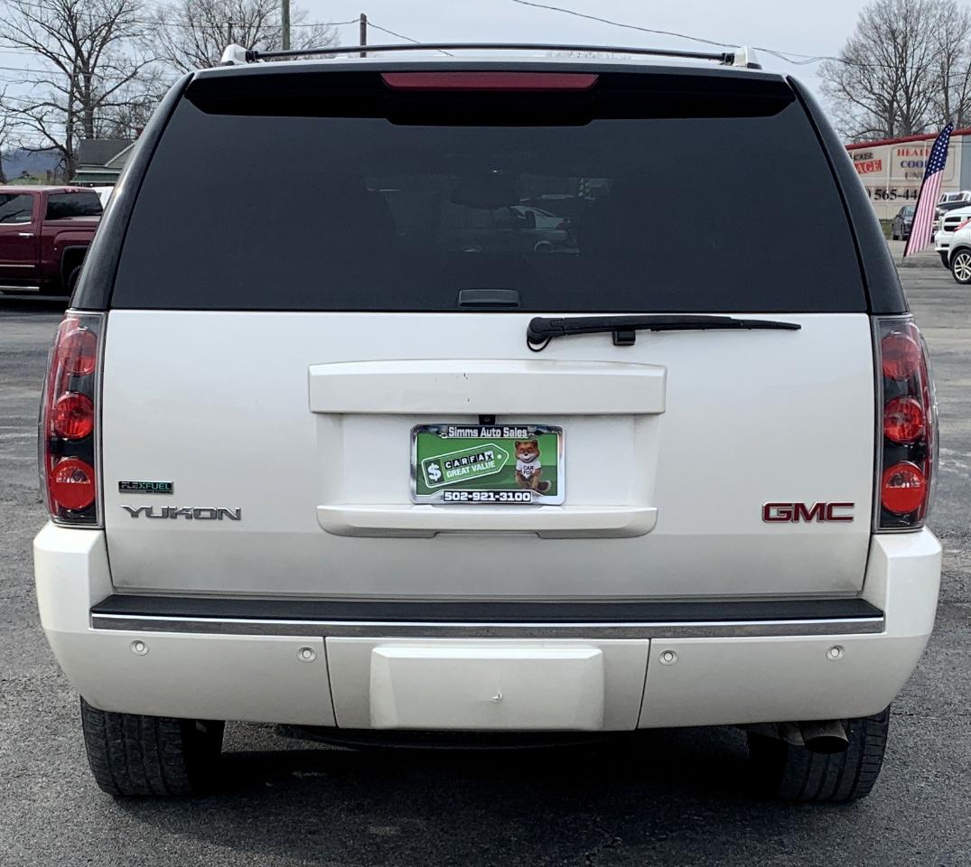 GMC Yukon Denali 2WD 2012