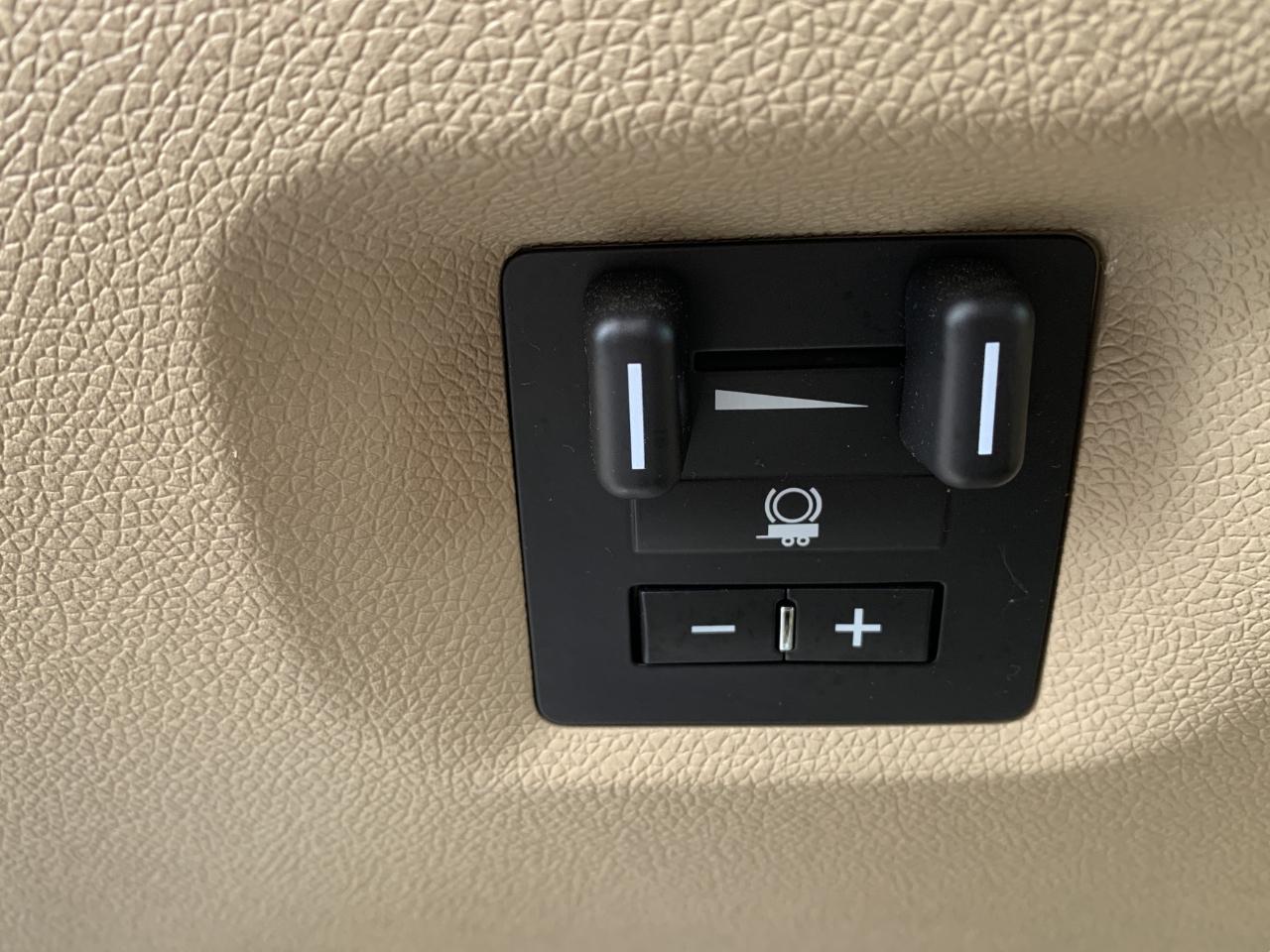 GMC Yukon Denali 2WD 2012