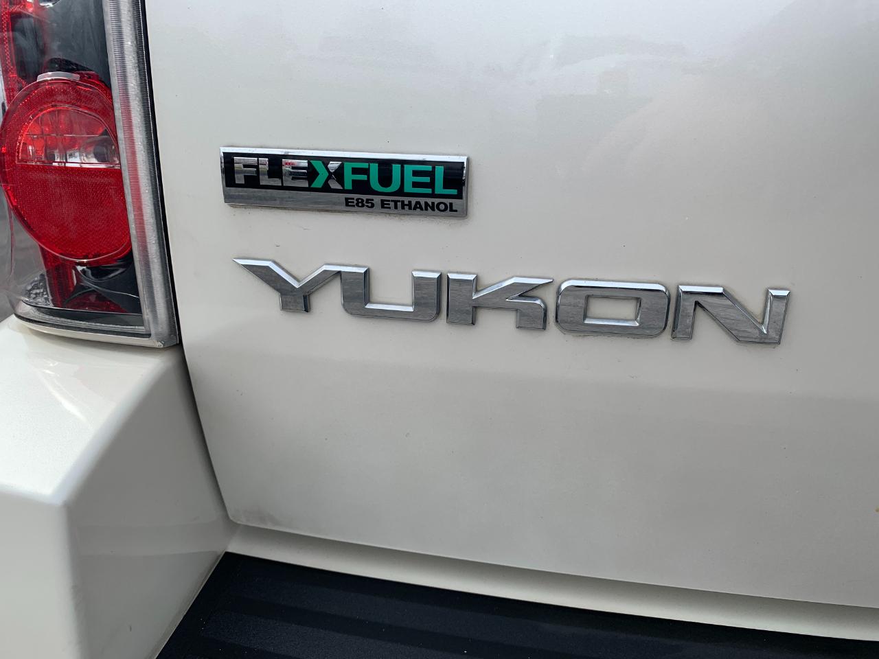 GMC Yukon Denali 2WD 2012