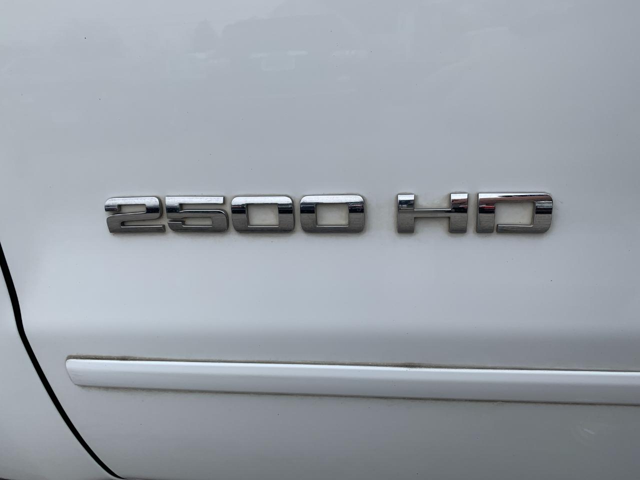 Chevrolet Silverado 2500HD LT Crew Cab Long Box 4WD 2015