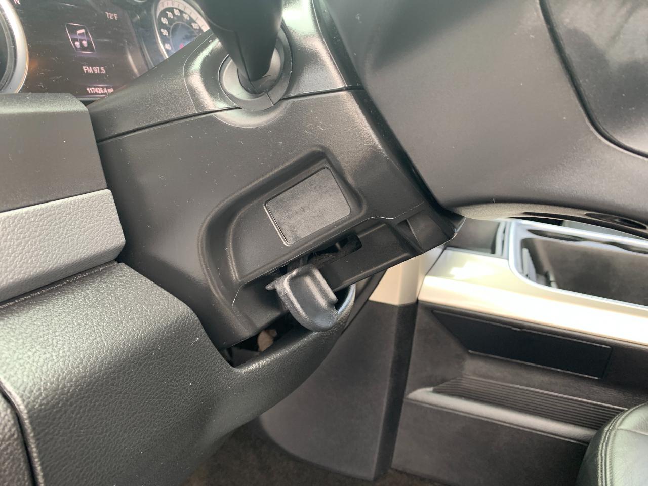 RAM 1500 SLT Crew Cab SWB 4WD 2015