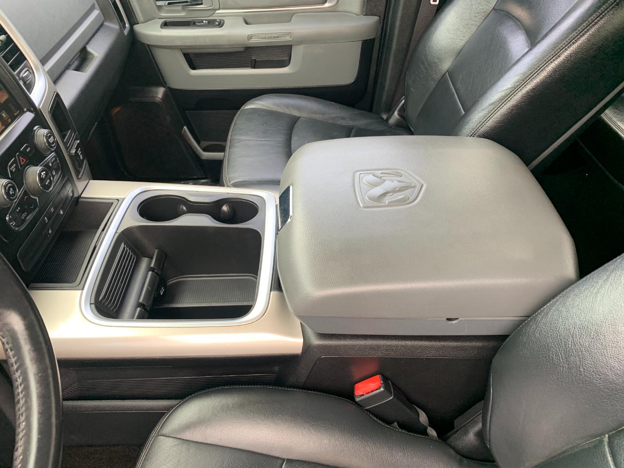 RAM 1500 SLT Crew Cab SWB 4WD 2015