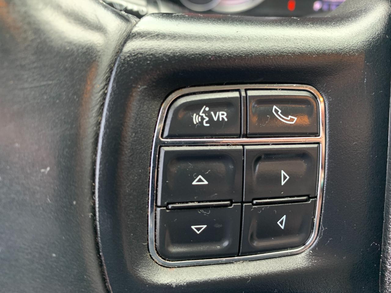 RAM 1500 SLT Crew Cab SWB 4WD 2015