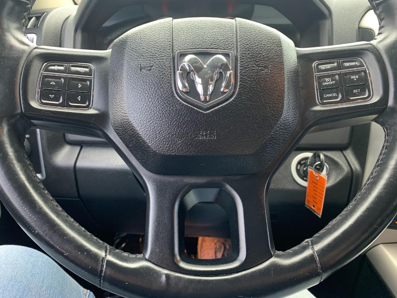 RAM 1500 SLT Crew Cab SWB 4WD 2015