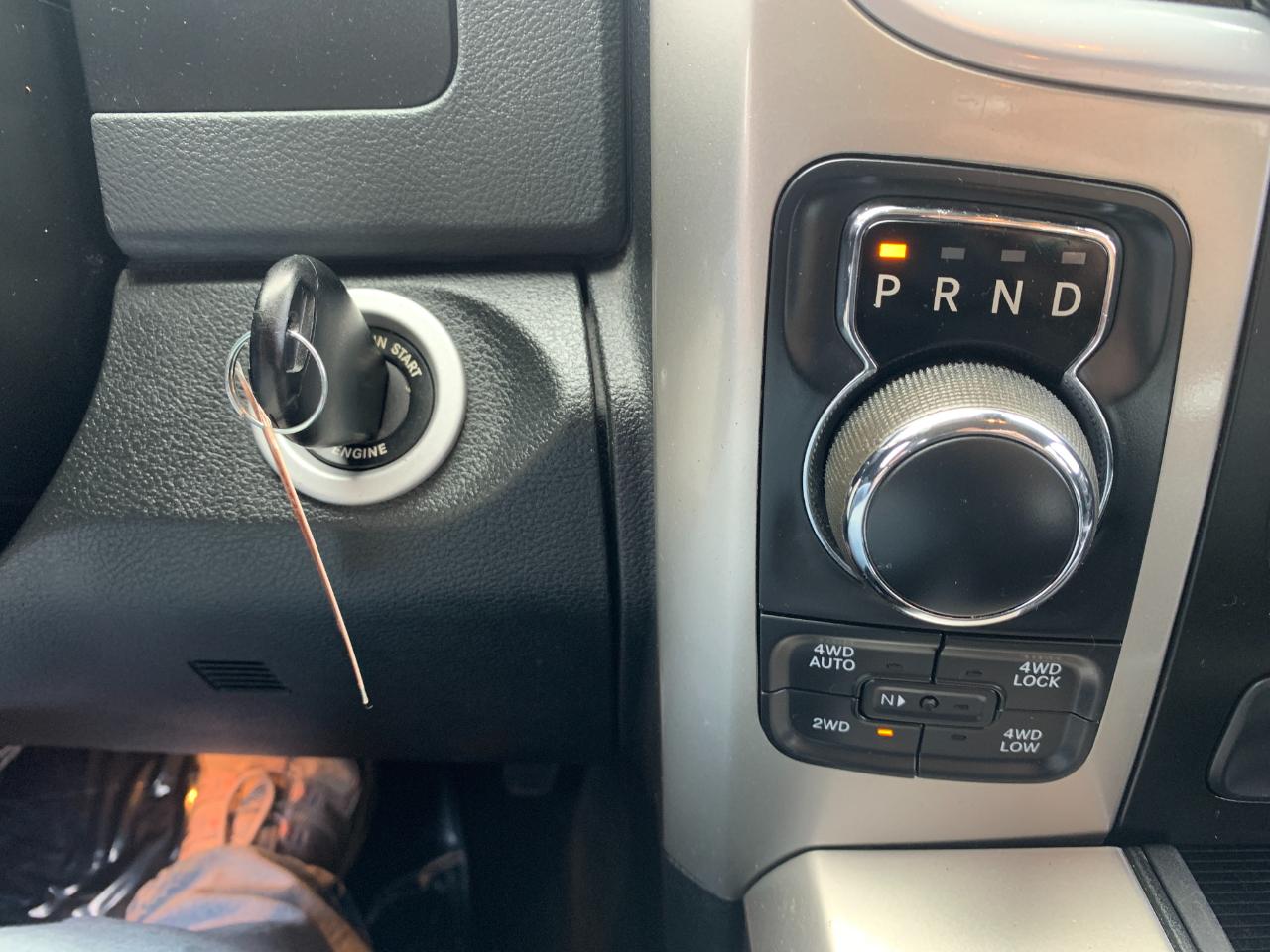 RAM 1500 SLT Crew Cab SWB 4WD 2015