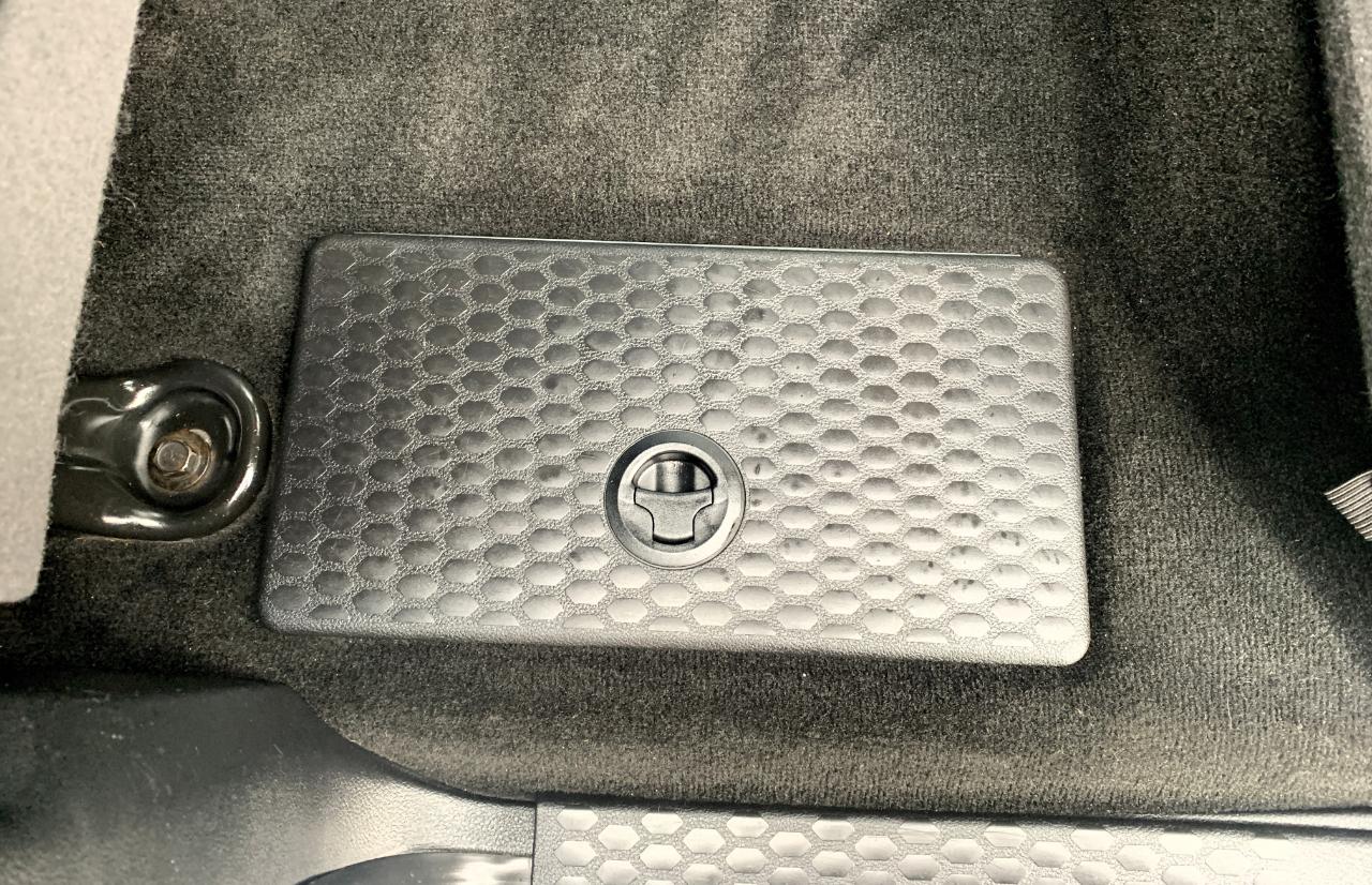 RAM 1500 SLT Crew Cab SWB 4WD 2015