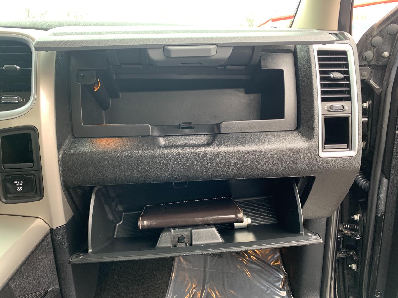 RAM 1500 SLT Crew Cab SWB 4WD 2015