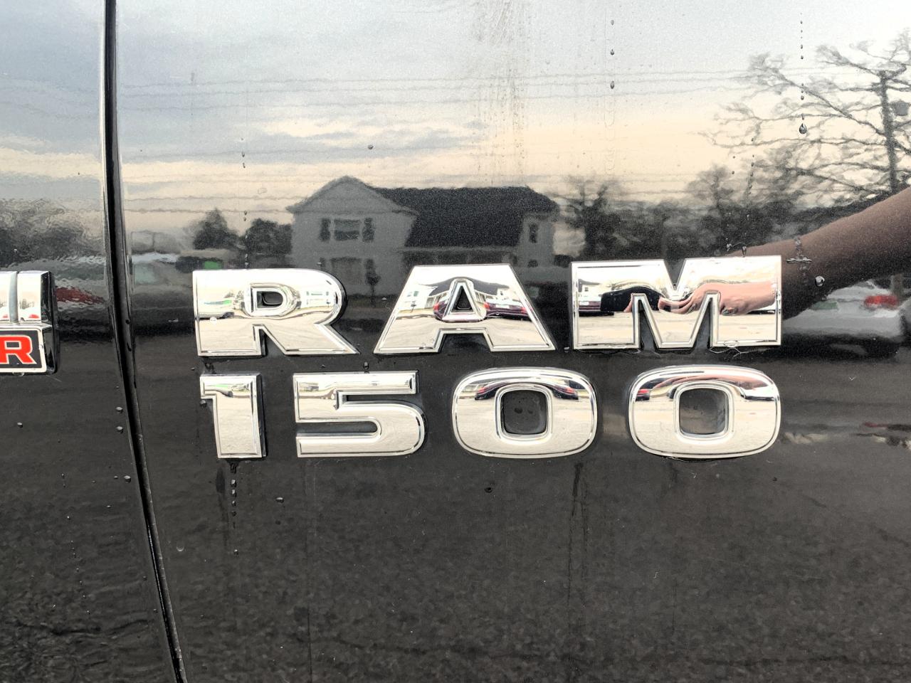 RAM 1500 SLT Crew Cab SWB 4WD 2015