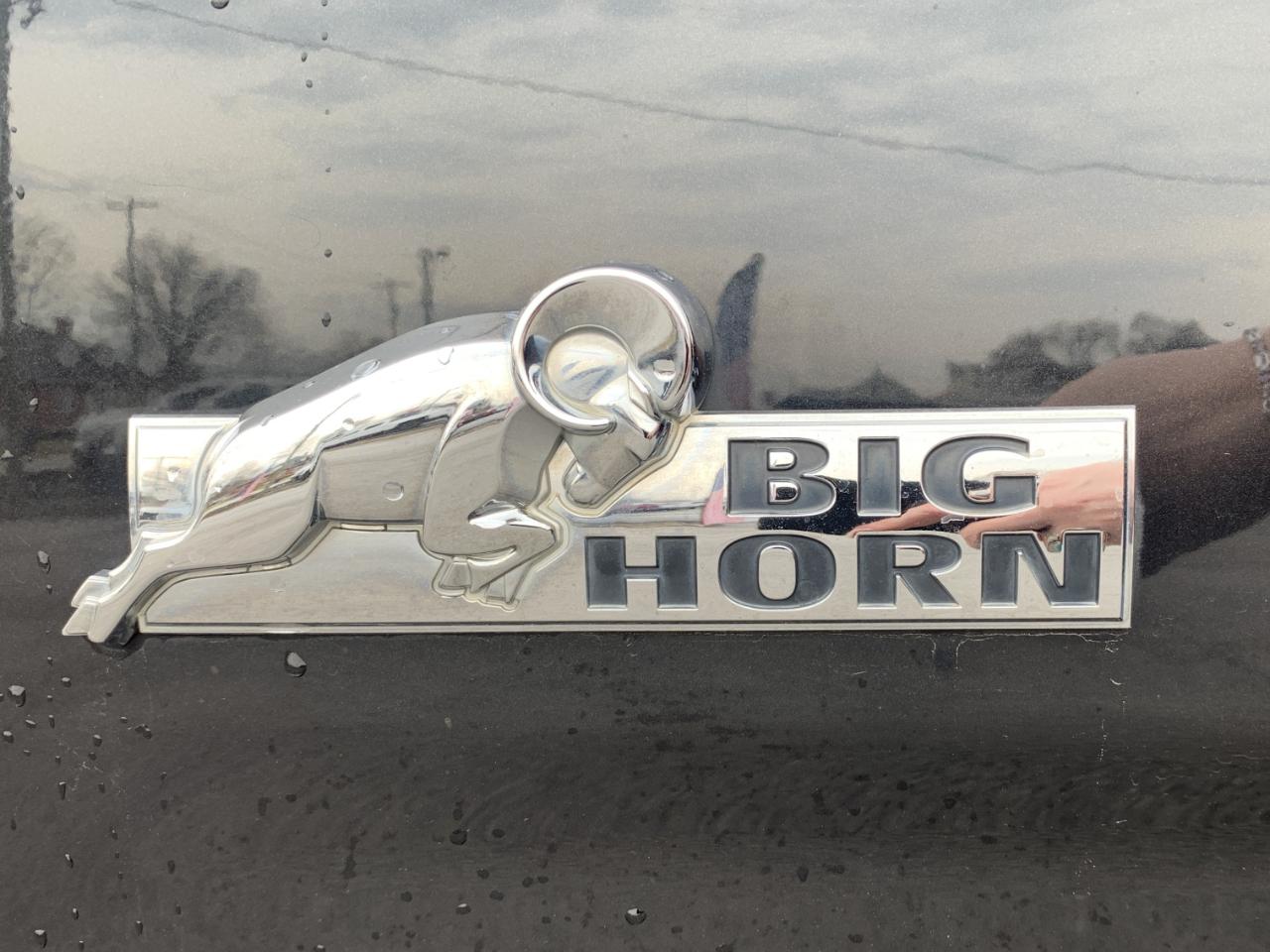 RAM 1500 SLT Crew Cab SWB 4WD 2015