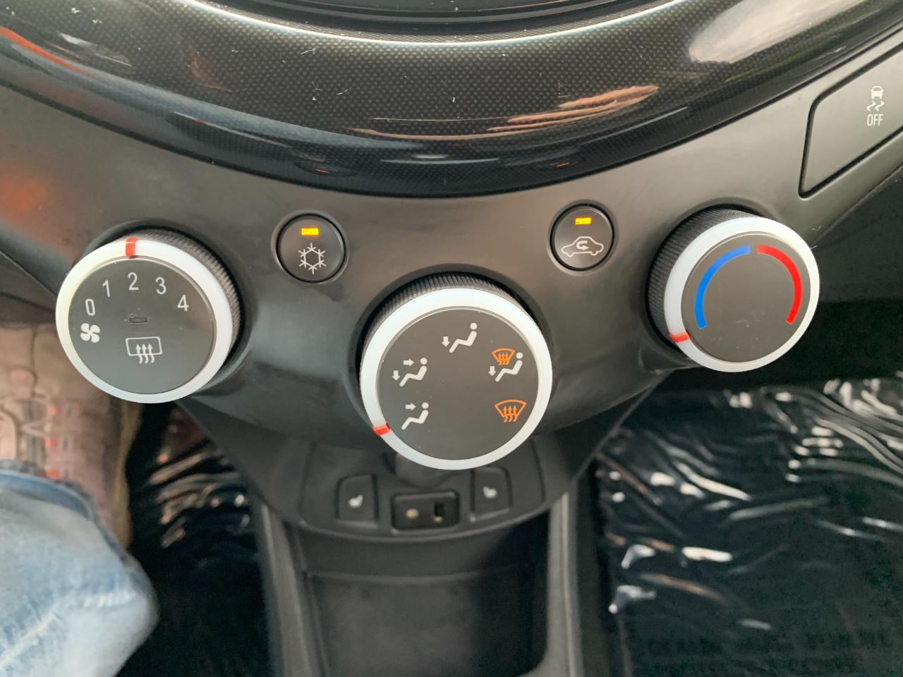 Chevrolet Spark 2LT Auto 2013