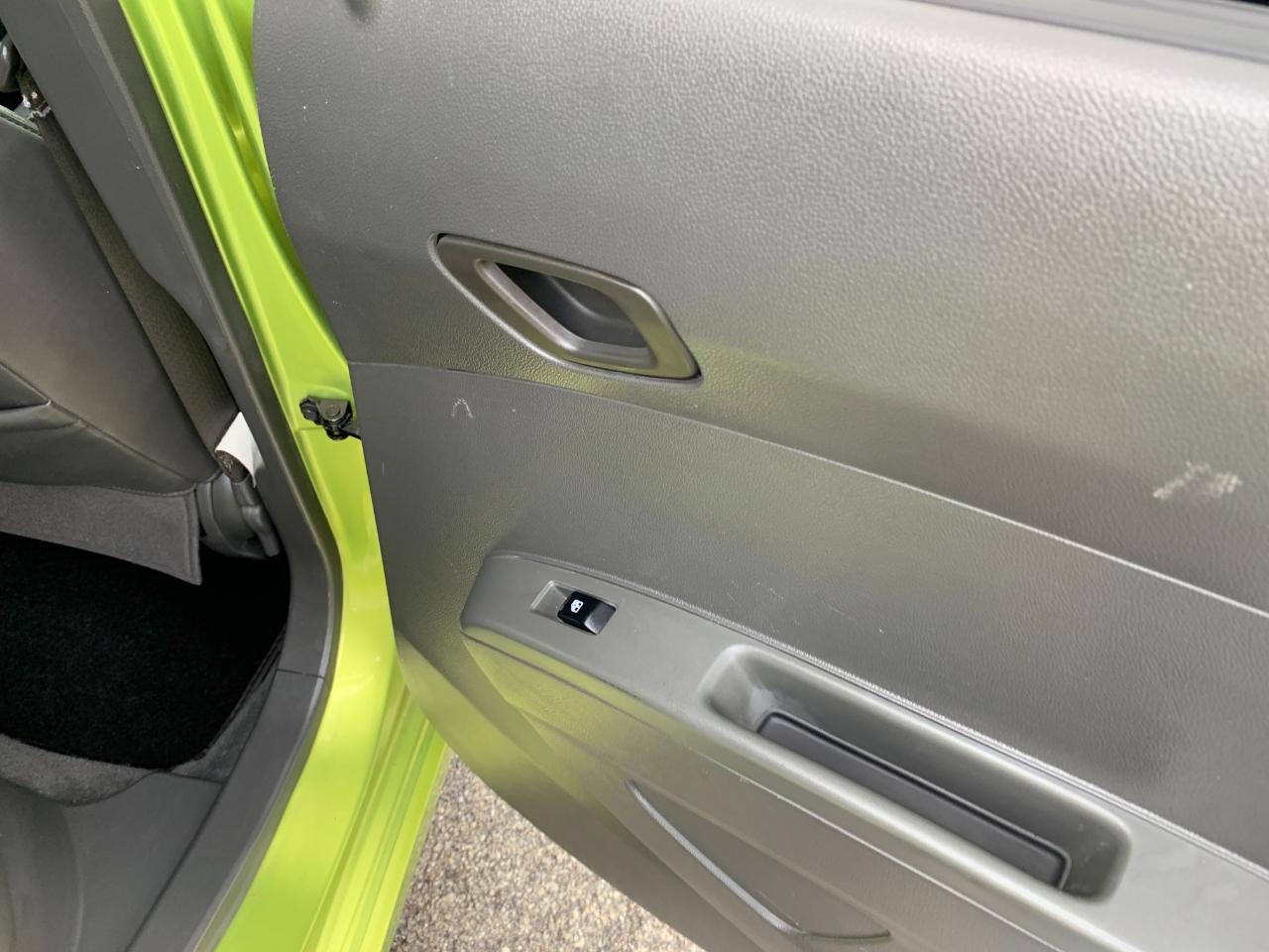 Chevrolet Spark 2LT Auto 2013