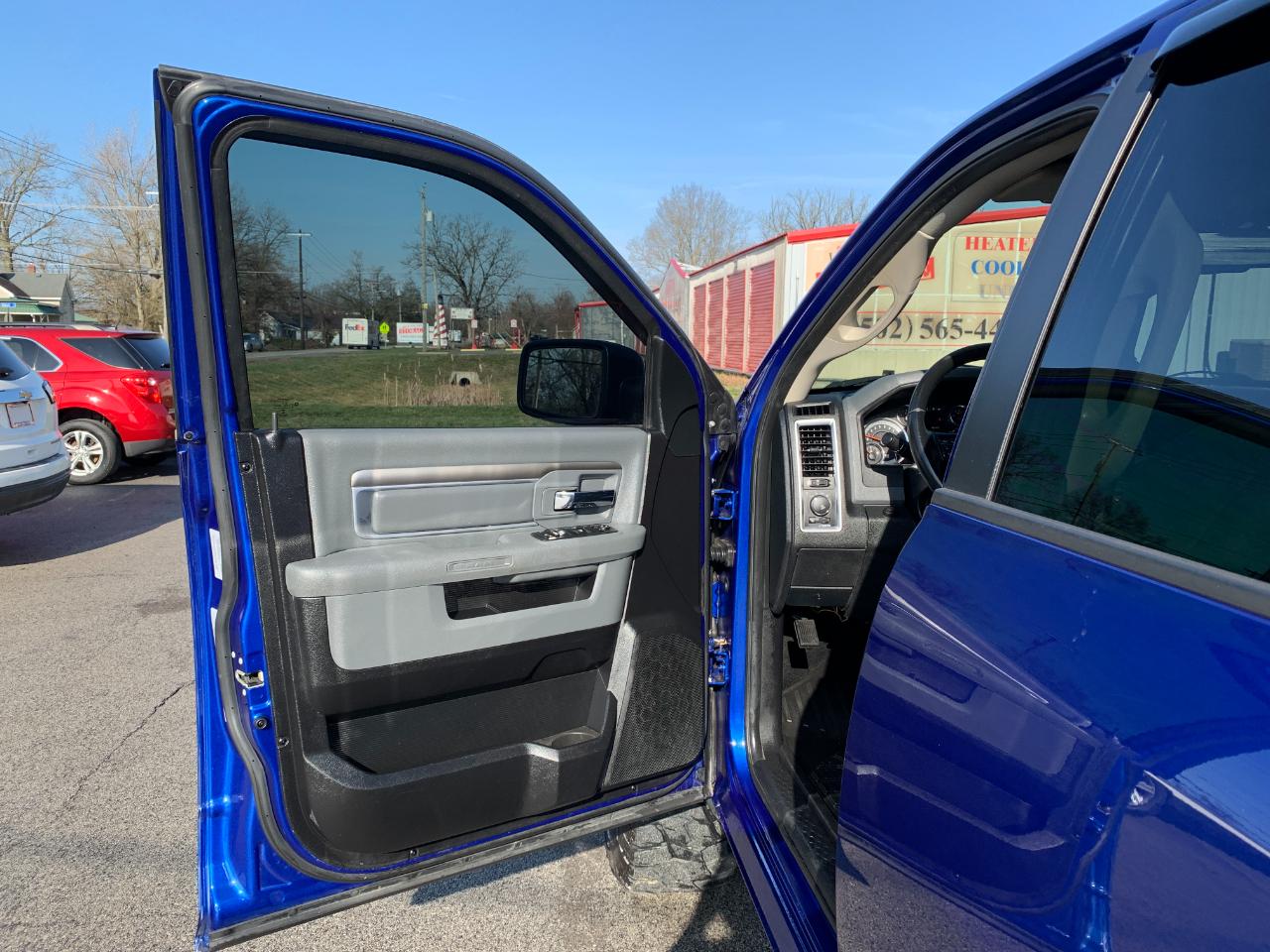 RAM 1500 SLT Crew Cab SWB 4WD 2016