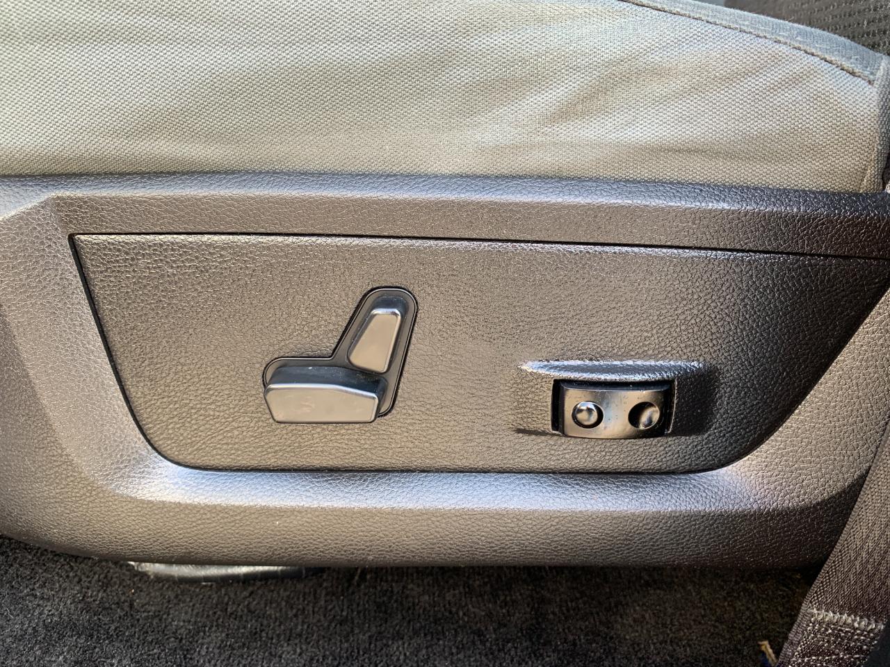 RAM 1500 SLT Crew Cab SWB 4WD 2016