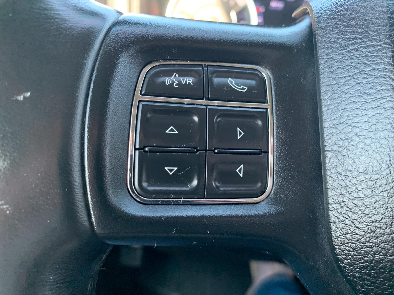 RAM 1500 SLT Crew Cab SWB 4WD 2016